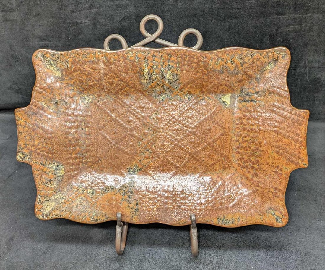 Vintage JRO Pottery Platter With Metal Stand: Vintage JRO Pottery Platter With Metal Stand. The platter is approx 1" x 18 1/4" x 11 1/4". The metal stand is approx 14 1/2" x 5 3/8" x 8 1/2". The total weight is 6.10lbs. 