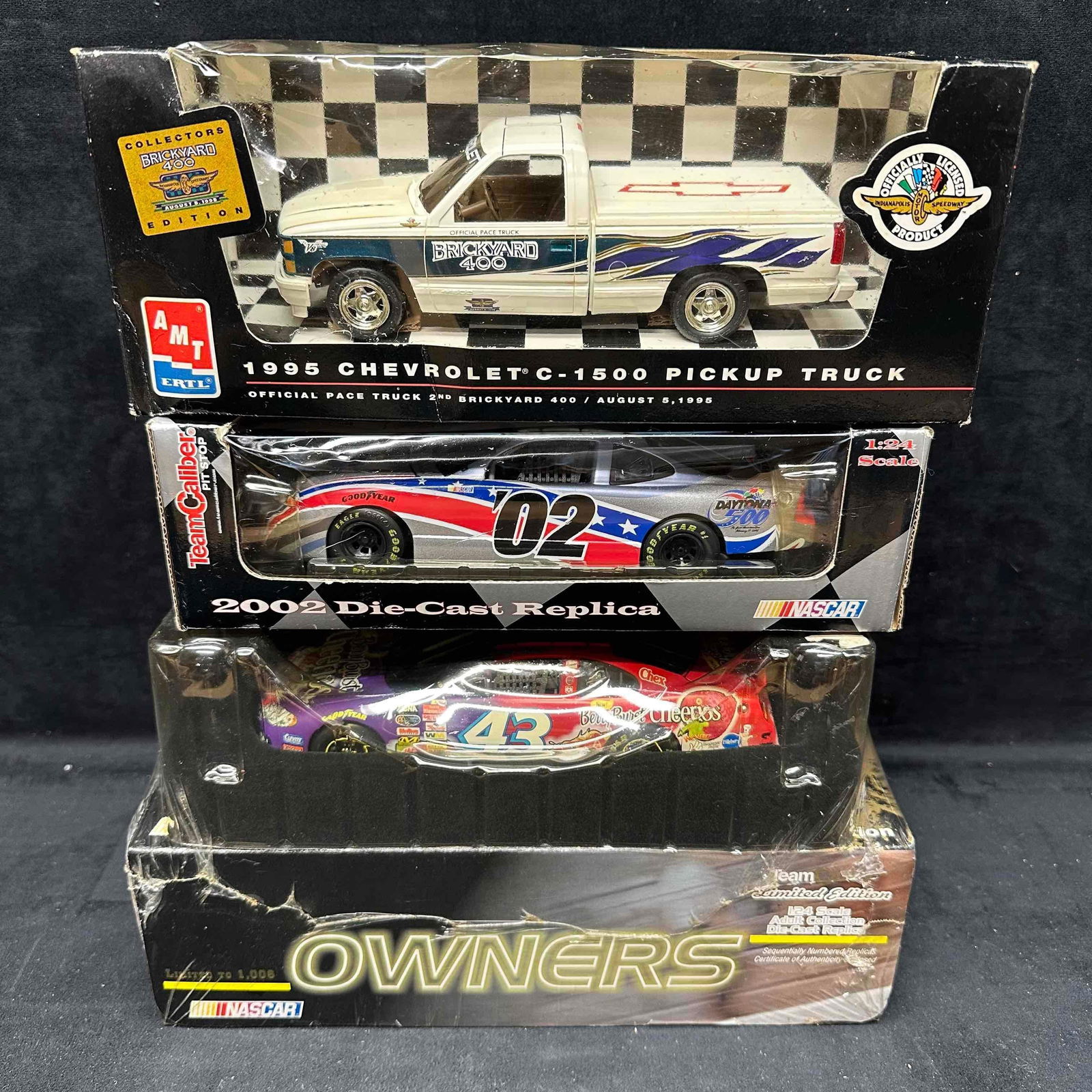 Die Cast Metal NASCAR Collectible Pick Up Truck and Cars Set Three 3 Vehicles 1:24 Scale (1 of 7)