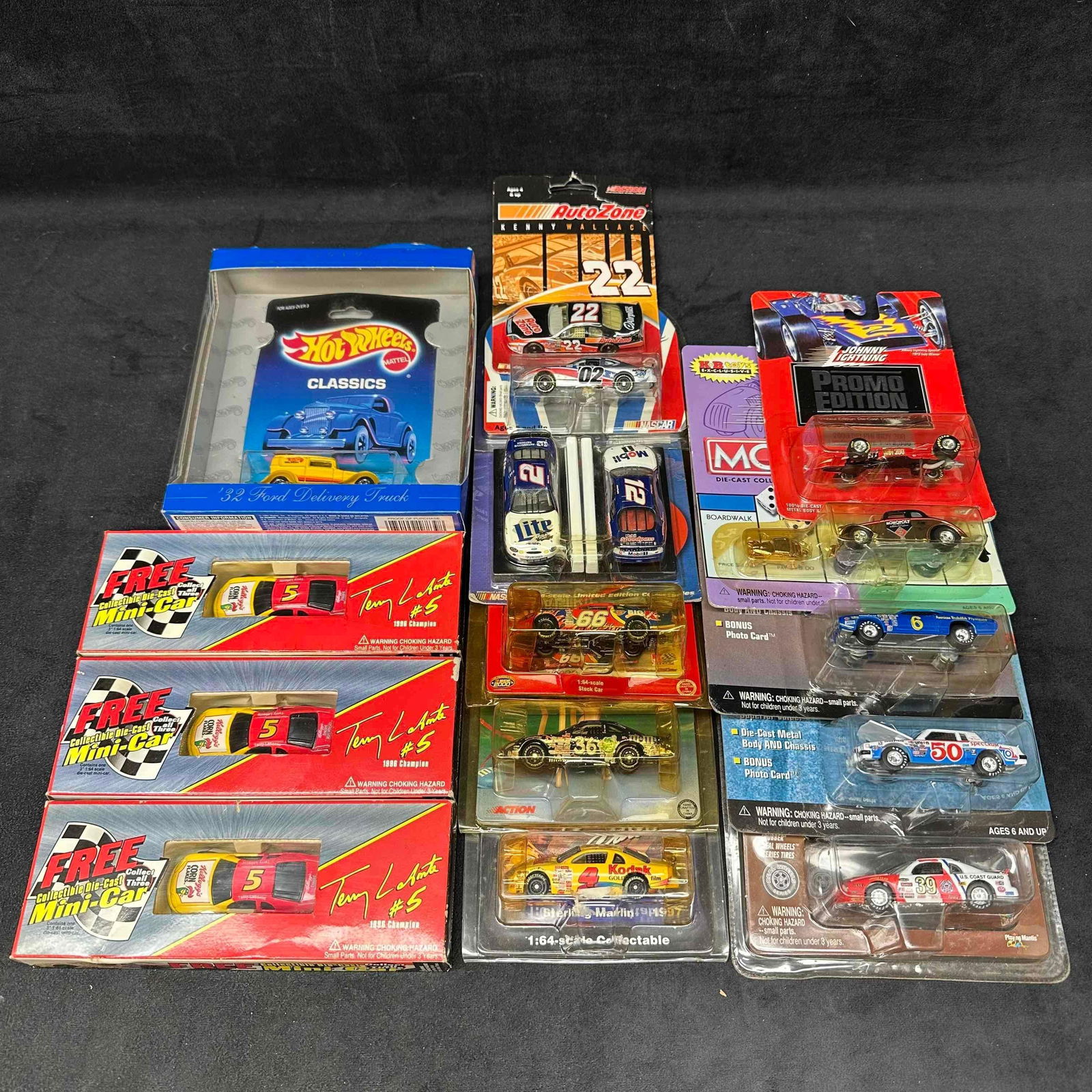 Various Lot of Sixteen 1:64 Scale Die Cast Metal NASCAR Stock Cars Set 16 (1 of 10)