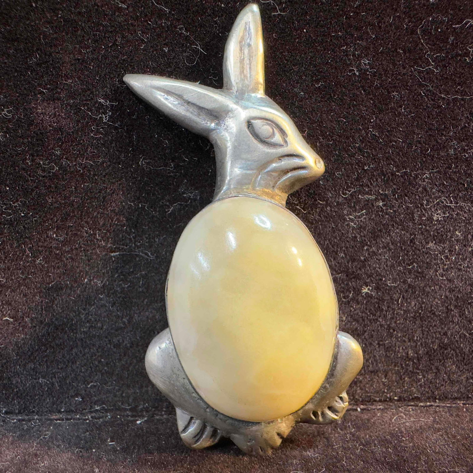 Sterling Silver Rabbit Mexico Cabochon Cut Gemstone Brooch: This piece of jewelry has been tested and researched prior to listing. Please view all our pictures as they are part of our description. DETAILS: Metal - Sterling Silver Color - Silver Stones - Yes