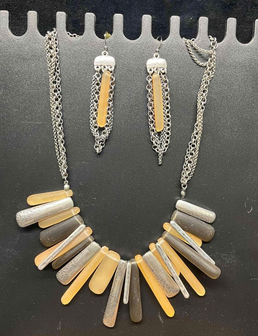 Two Matching Necklace & Earring Sets: This lot contains Two Matching Necklace & Earring Sets. This Total weight is 5.9oz. Fits in a small 4" x 6 3/4" plastic bag. Overall the two jewelry sets are in good used condition with some minor