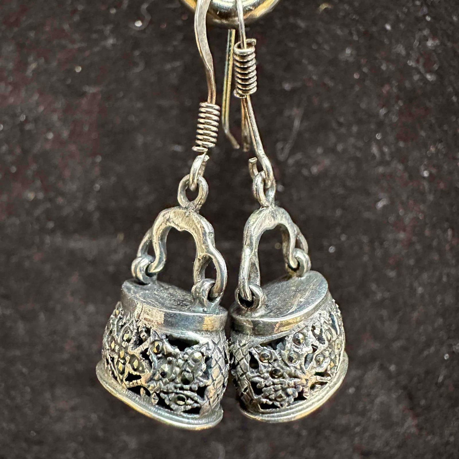 925 Sterling Silver NF Thailand Marcasite Purse Drop Hook Earrings F6: This item is in good pre-owned, previously used/displayed condition with noticeable light wear, and surface scratches. Please reference all photos for full details. This piece of jewelry has been
