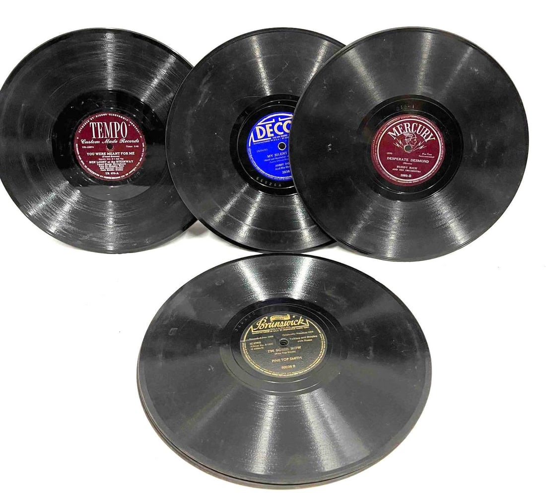 Stack Of 7 Loose Records: This lot contains a Stack Of 7 Loose Records. Each record is approx 9 3/4" x 9 3/4" and together they weigh about 3lbs. Overall the Vintage records are in average used condition. Have not been