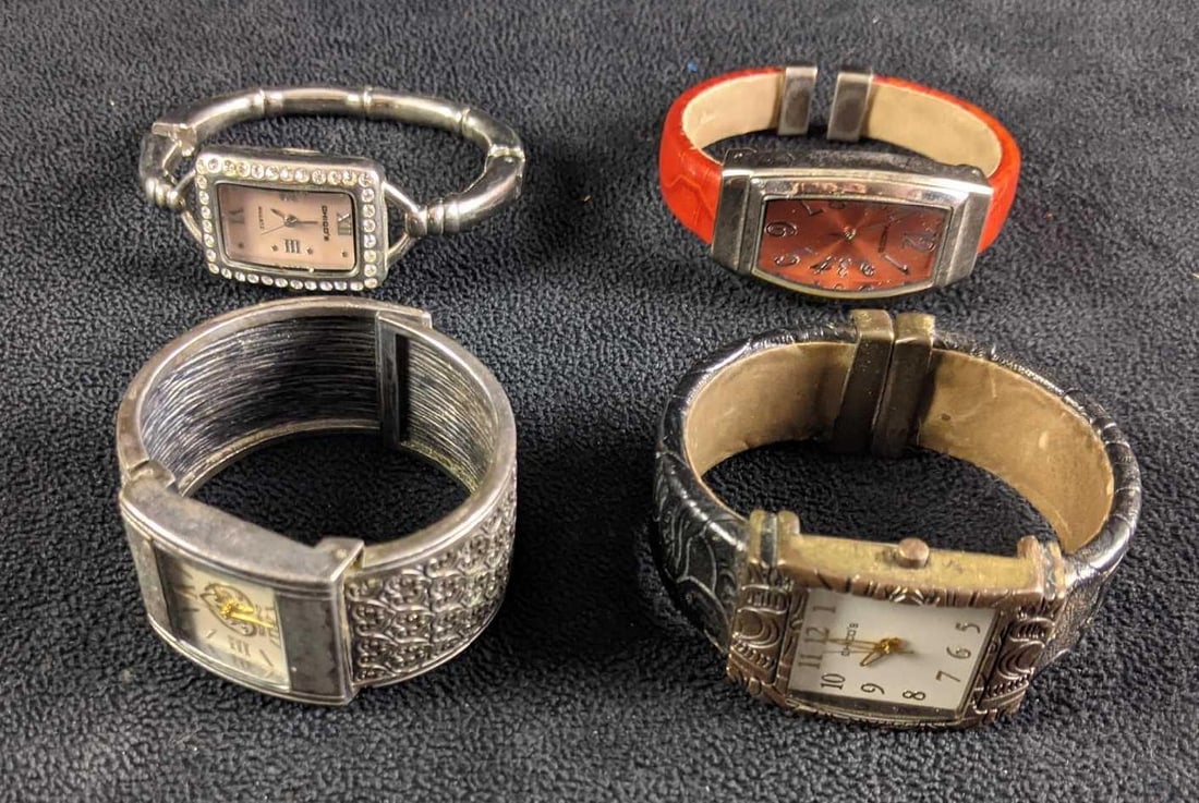 Four Chico's Watches: Four Chico's Watches These four watches are not in working order nor have been tested. These watches are assorted bands and faces in different styles. Some may only need a battery to work,