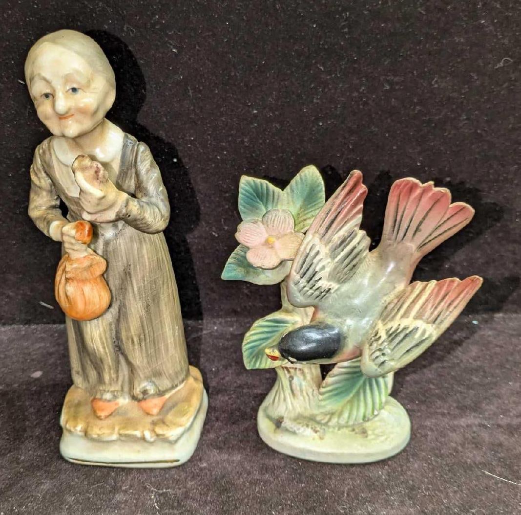 Vintage Ceramic Robin Bird And Old Lady Figurines: Vintage Ceramic Robin Bird And Old Lady Figurines. This lot contains: (1) Vintage Ceramic Robin Bird Figurine. The maker and time of creation is unknown. This is approx 4" x 2 1/2" x 4 1/2