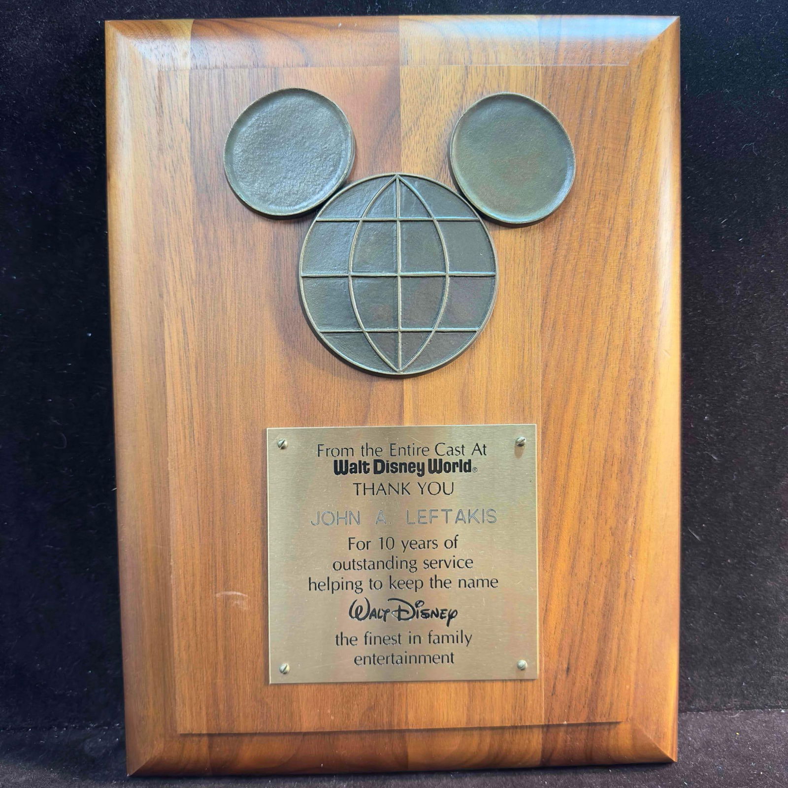 Walt Disney World 10 Year Service Award Cast Member Plaque Mickey Mouse (1 of 8)