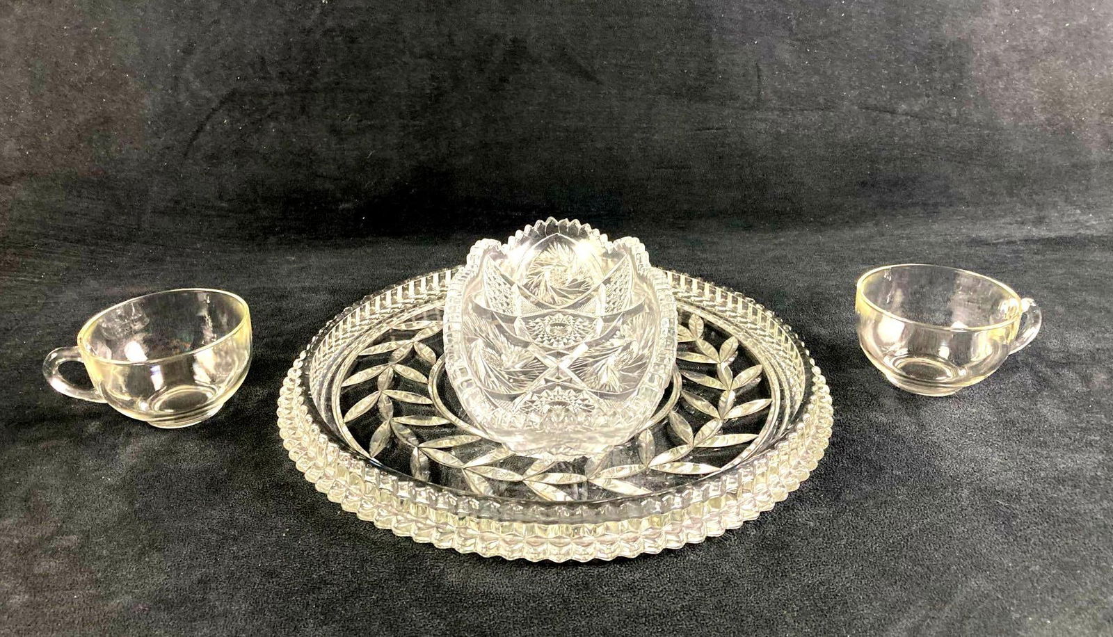 Glassware Set (1 of 4)