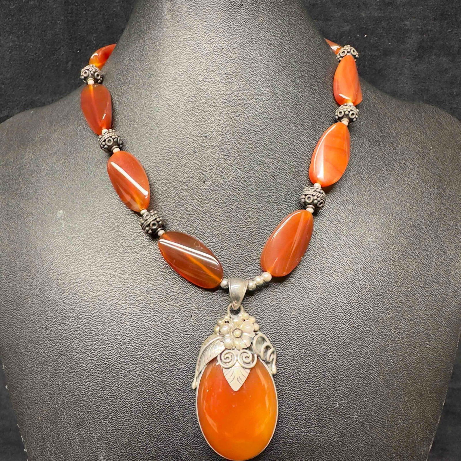 Sterling Silver Carnelian Gemstone Merav Indonesia 925 Necklace and Pendant C4: This item is in good pre-owned, previously used/displayed condition with noticeable light wear, and surface scratches. Please reference all photos for full details. This piece of jewelry has been