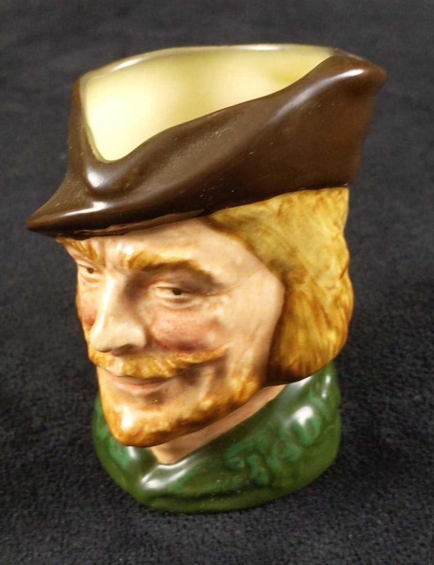 Vintage Royal Doulton Mini Robin Hood Jug Creamer (1 of 6)
