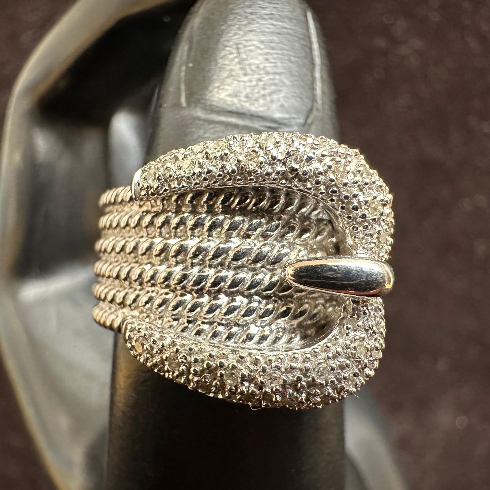 Ribbed Accent Diamond and Moissanite Sterling 925 Silver Wide Band Ring: This item is in good pre-owned, previously used/displayed condition with noticeable light wear and surface scratches. Please reference all photos for full details. This piece of jewelry has been teste