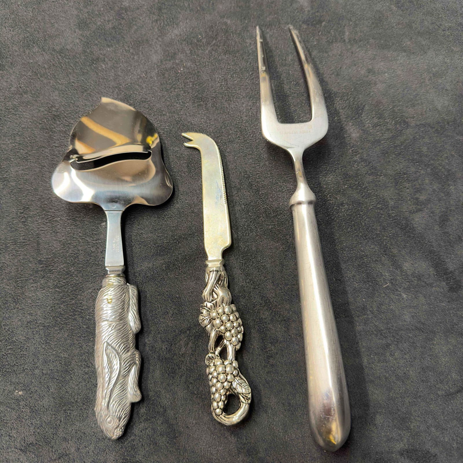 Kitchenware Dinnerware Kitchen Silverware Set Serving Fork Pie Carving Knife Lot of Three - 3