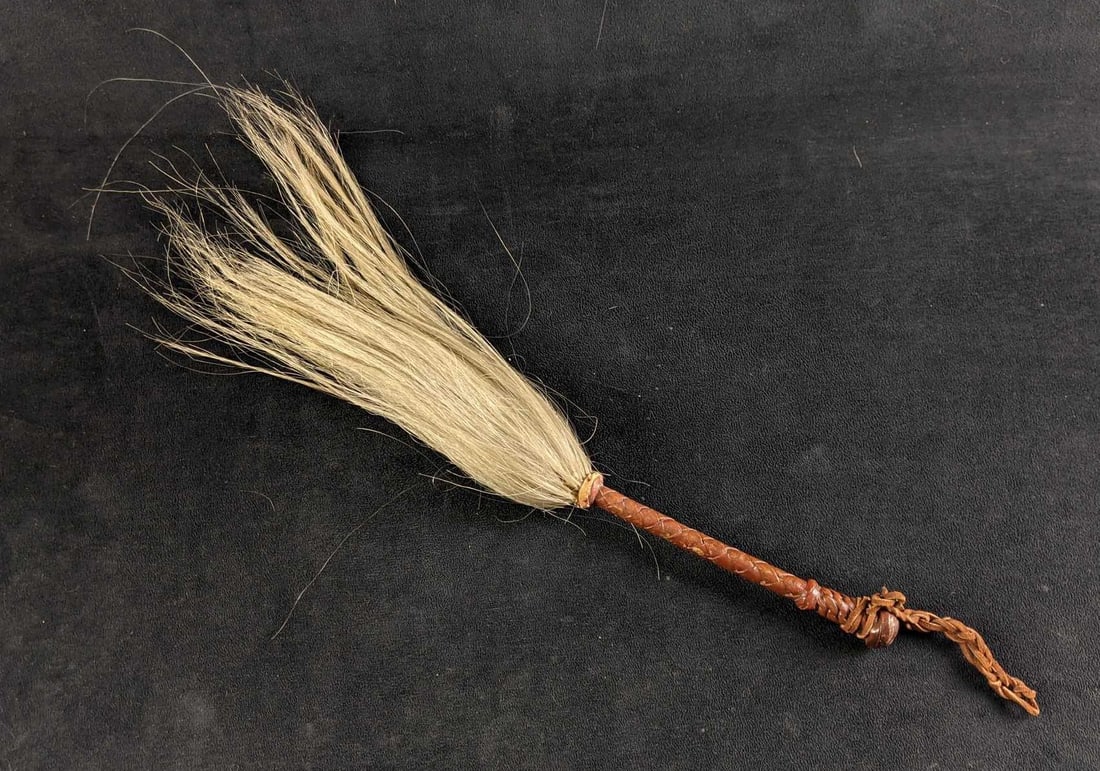 Leather Handle Horse Hair Whip Fly Swatter (1 of 5)