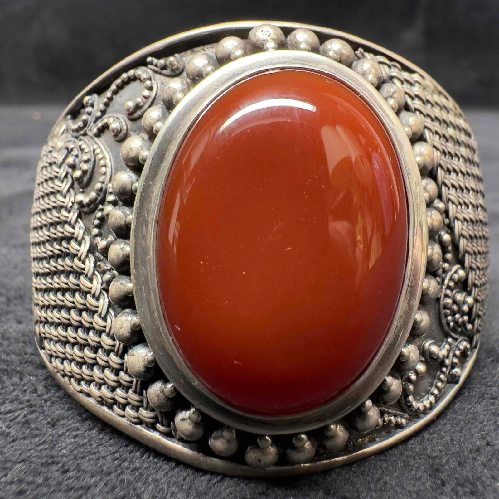 Suarti BA Indonesia Sterling Silver Carnelian Large Stone Cuff Bracelet: This item is in good pre-owned, previously used/displayed condition with noticeable light wear, and surface scratches. Please reference all photos for full details. This piece of jewelry has been test