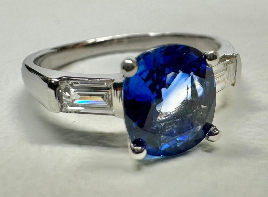 18k White Gold and 1.6 ct Sapphire Cocktail Ring (1 of 8)