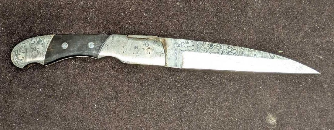 Damascus Steel Black Horn Handle Knife Retired A (1 of 8)