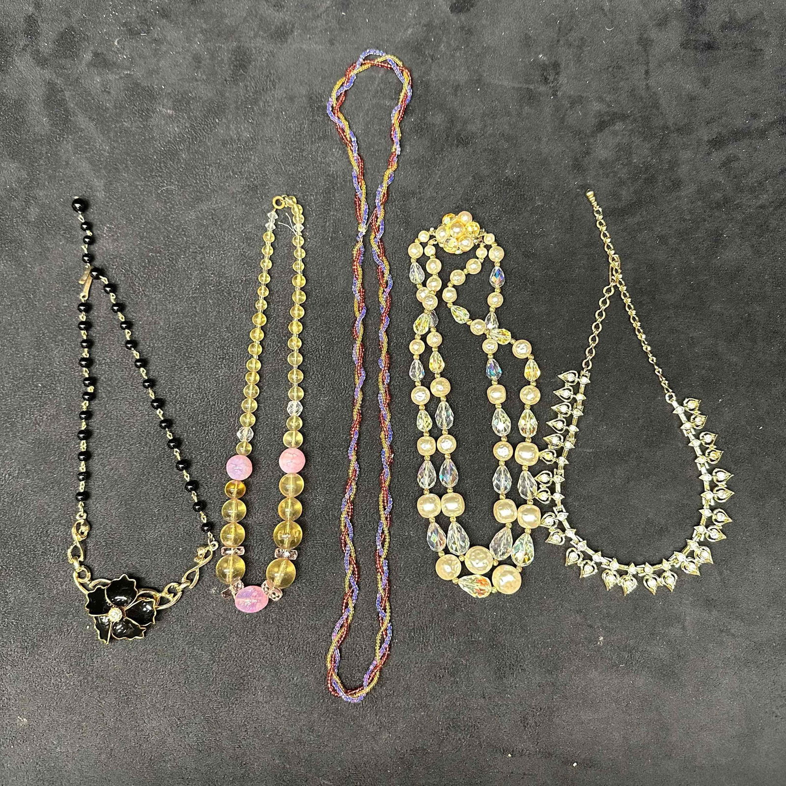 Costume Jewelry Assorted Necklace Styles and Designs Set K58 (1 of 6)