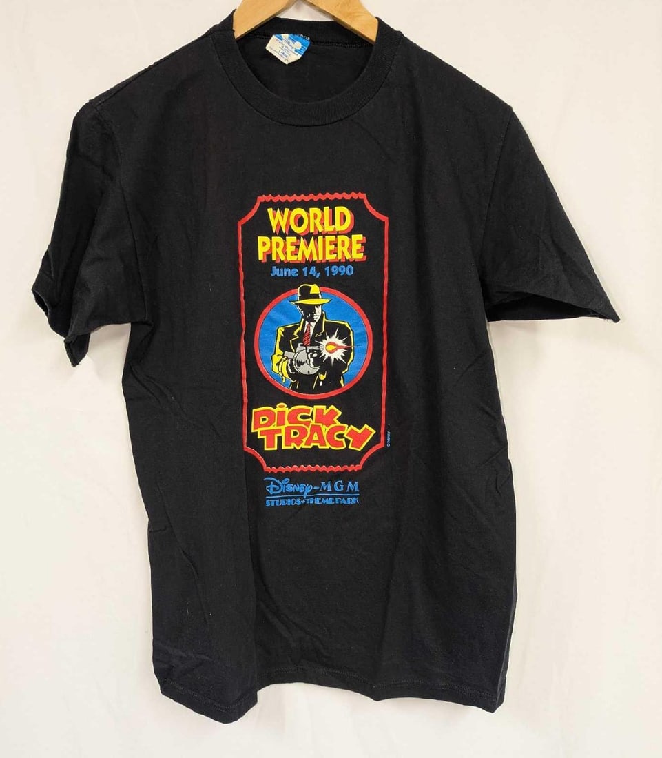 Disney MGM Dick Tracy World Premiere Movie Large Shirt: Disney MGM Dick Tracy World Premiere Movie Large Shirt. Made of 100% cotton. Has some wrinkles due to storage. Folded, the shirt is 10" x 7" x 1" and it weighs 0.39lb. 