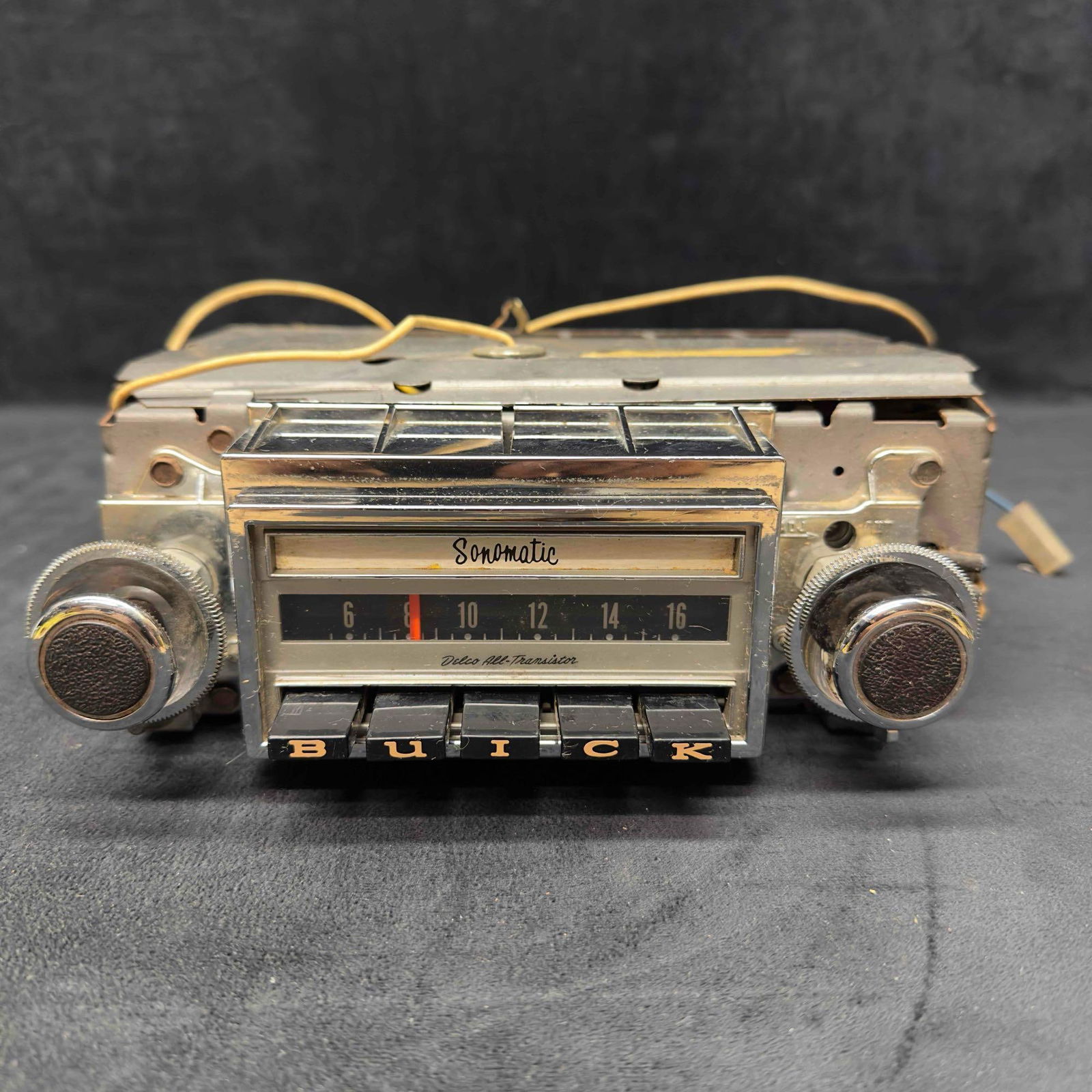 1970s Buick Sonomatic Radio 7306904 Vintage Chrome (1 of 3)