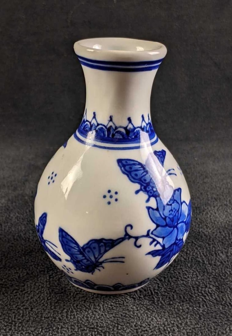 Assorted Small Chinese Ceramic Vases - 6