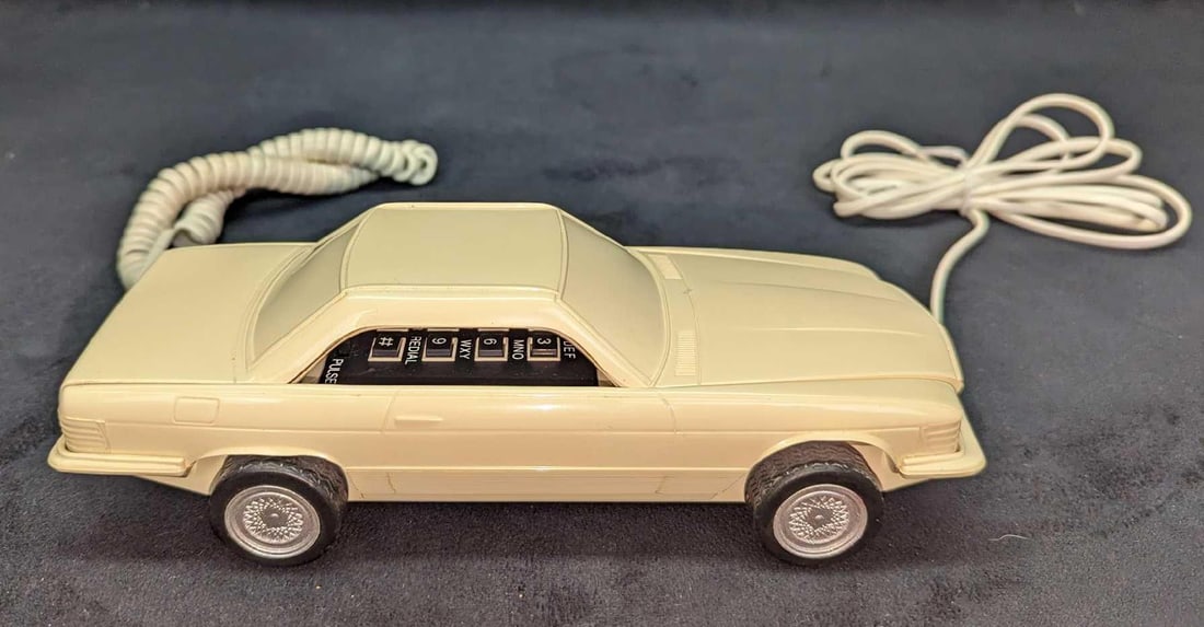 Vintage 1980s Dialfone Plastic Car Phone (1 of 8)