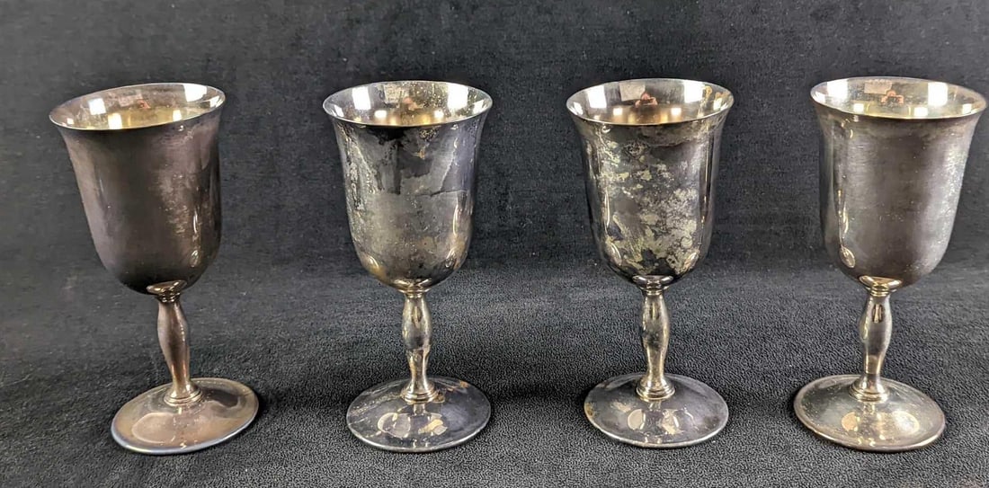 4 V.M. Rogers & Sons Silver Plated Water Goblets (1 of 11)