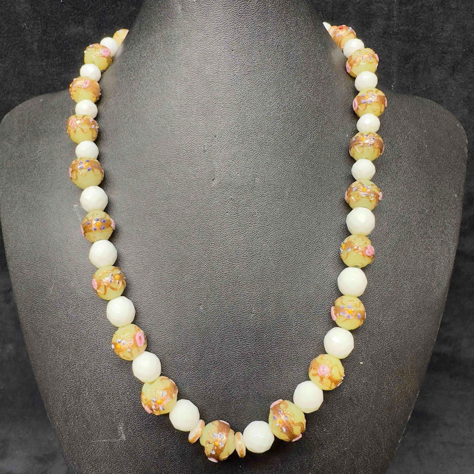 Murano Venetian Art Glass Lamp Work Bead White Cream Color Beaded Floral Necklace B54 (1 of 8)