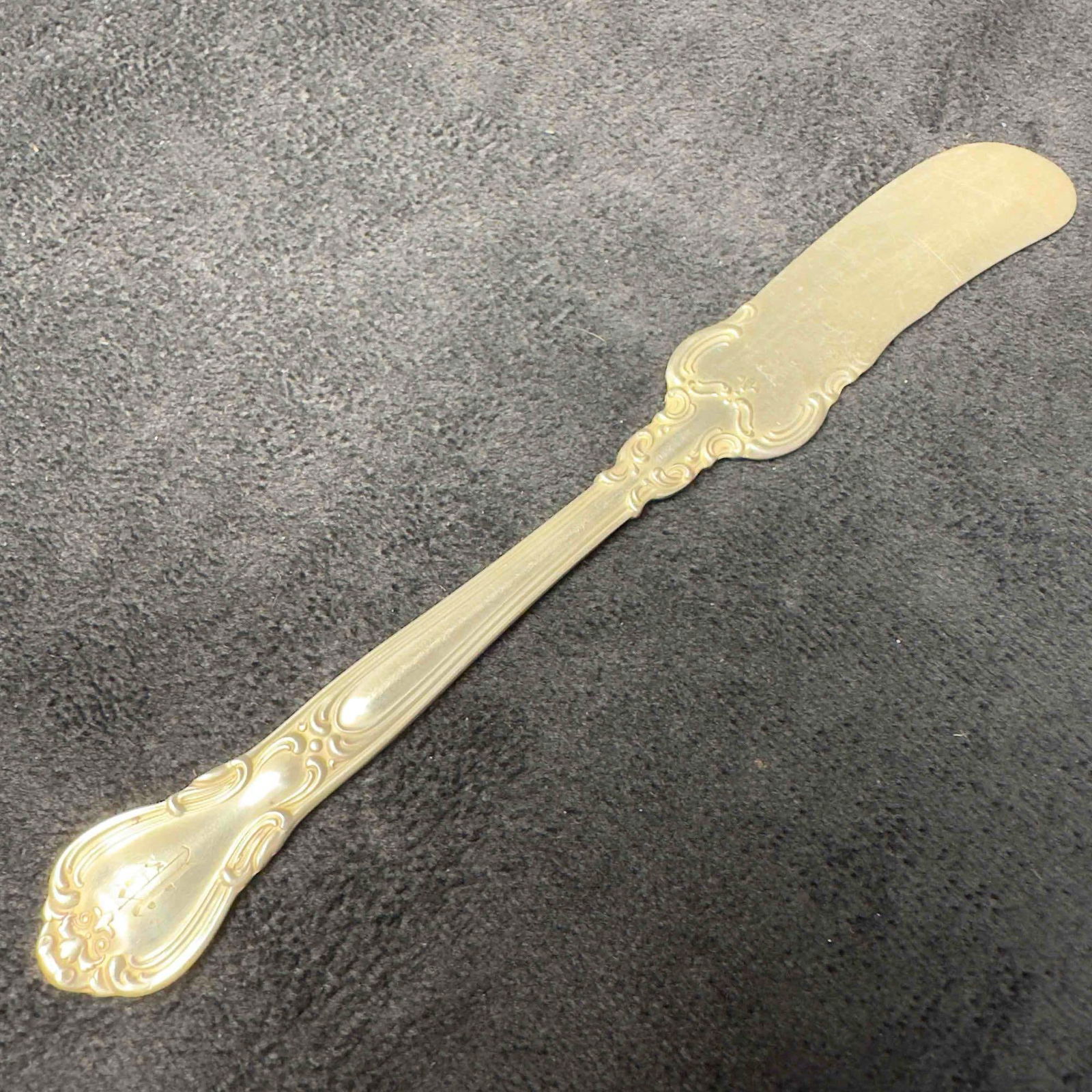 Gorham Flat Handle Butter Knife Spreader Chantilly Sterling Silver 1895 Lion-Anchor-G Monogram P (1 of 9)