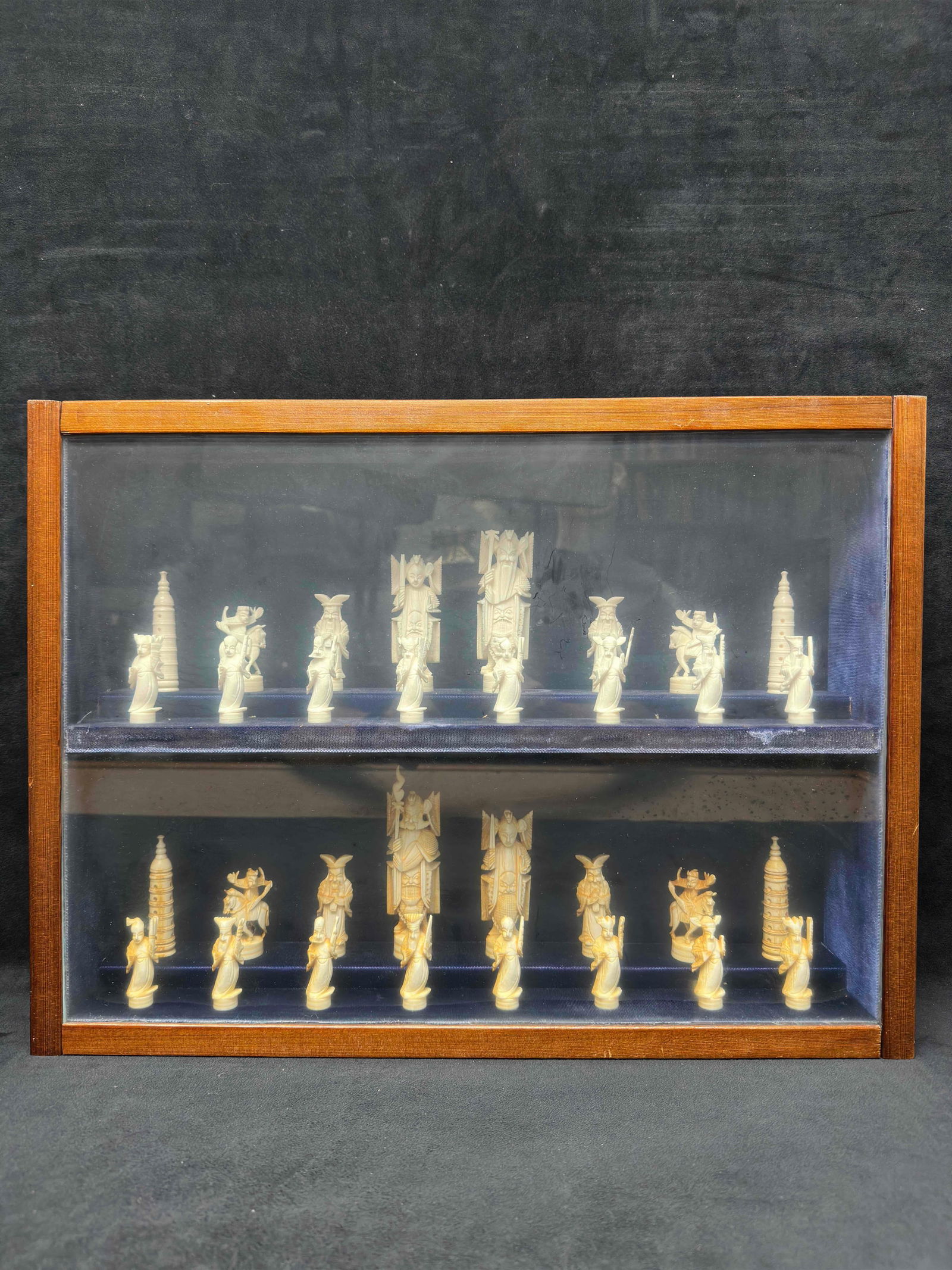 Chinese Bone Carved Chess Set Handmade Glass Wooded Display Case R101 (1 of 20)