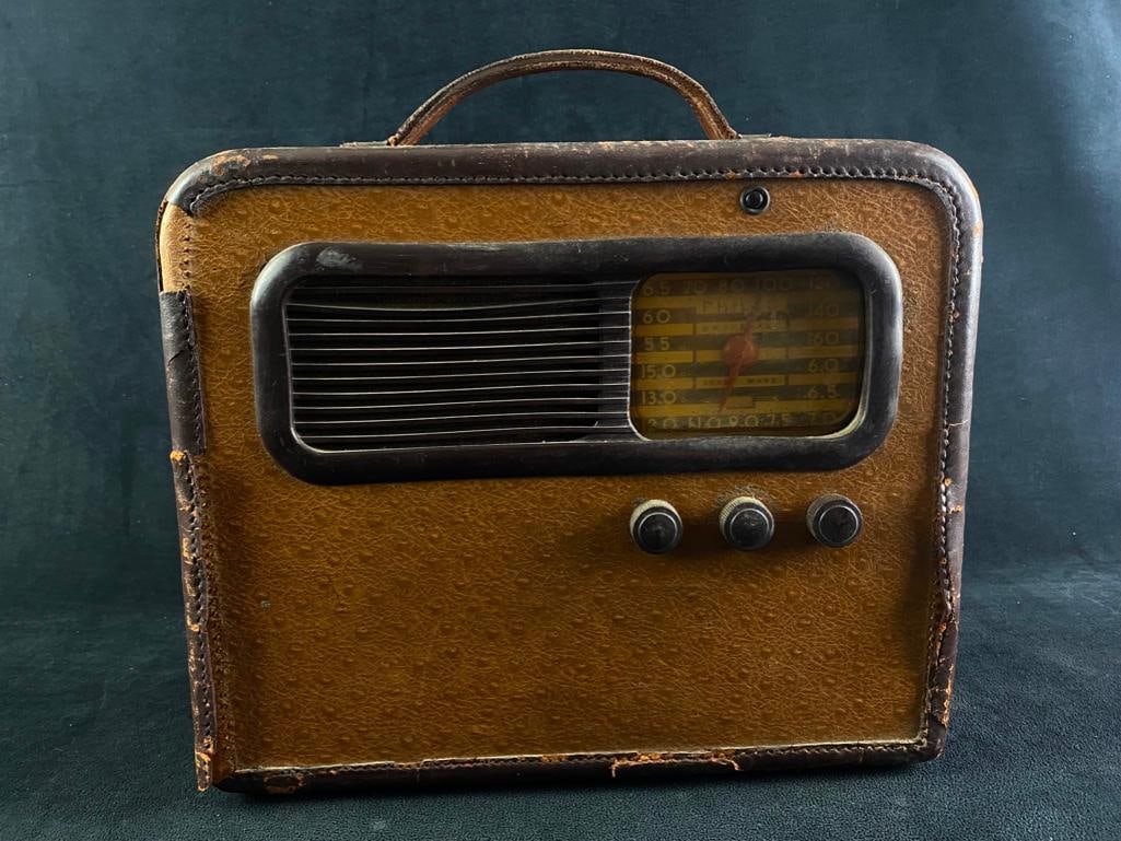 Philco Model 41-851 (For Parts or Restoration): Philco Model 41-851 (For Parts or Restoration) This 1941 Philco shortwave radio comes from the era of the first portable radios. After the radio medium grew exponentially in the 1920s and 1930s, the