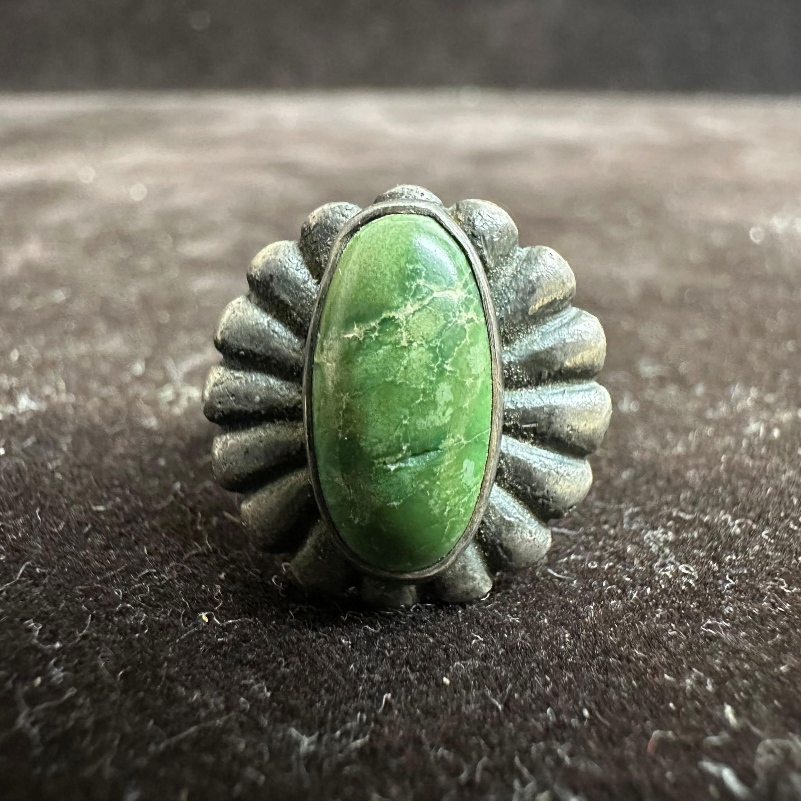 Green Turquoise Oval Stone Scalloped Silver Ring (1 of 6)