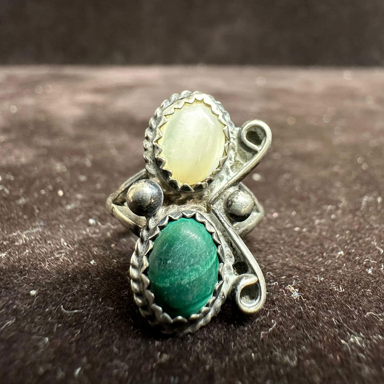 Malachite and Mother of Pearl Silver Native American Style Ring (1 of 7)