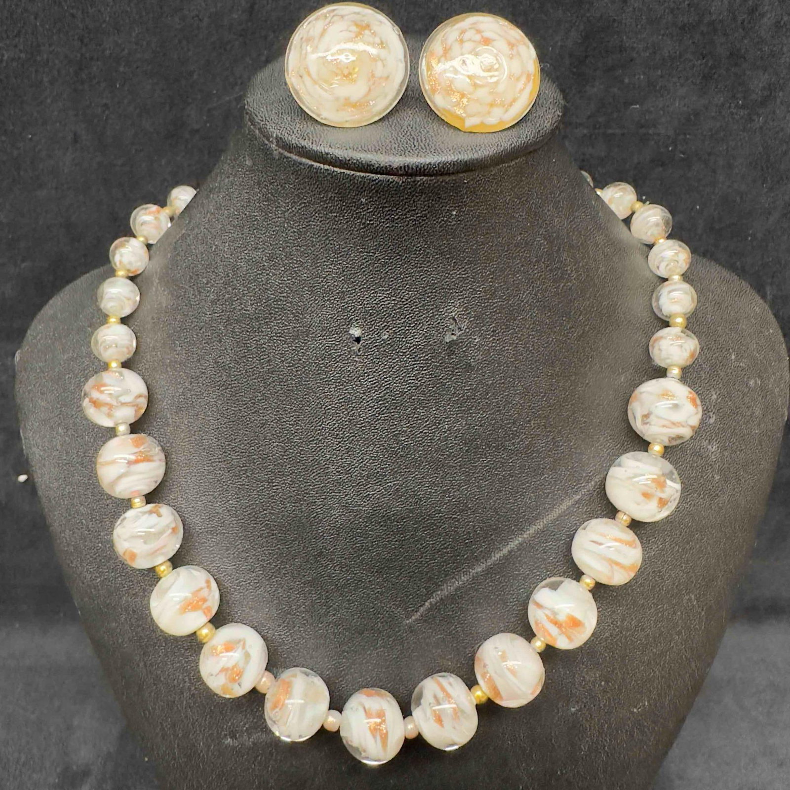 Venetian Murano Art Glass Lamp Work Clear White Beaded Copper Accent Necklace and Earrings Set C94: Venetian Murano Art Glass Lamp Work Clear White Beaded Copper Accent Necklace and Earrings Set C94. Necklace and earrings with clear white colored glass beads with beautiful designs on each. The neckl