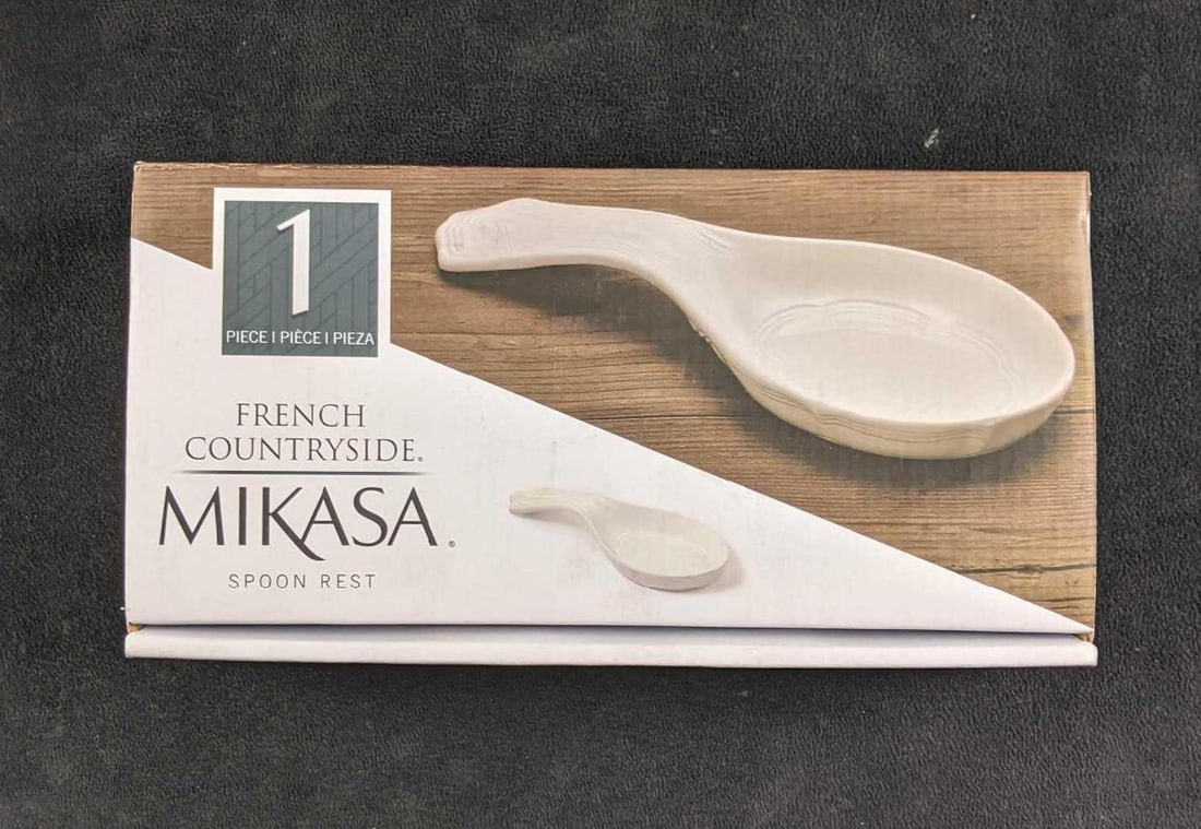 Mikasa French Countryside Spoon Rest Never Opened: Mikasa French Countryside Spoon Rest Never Opened This is spoon rest is new inside a sealed box, never opened. It is from the brand Mikasa, French Countryside. Box: 10.5in long 2in wide Weight: 0.5lb