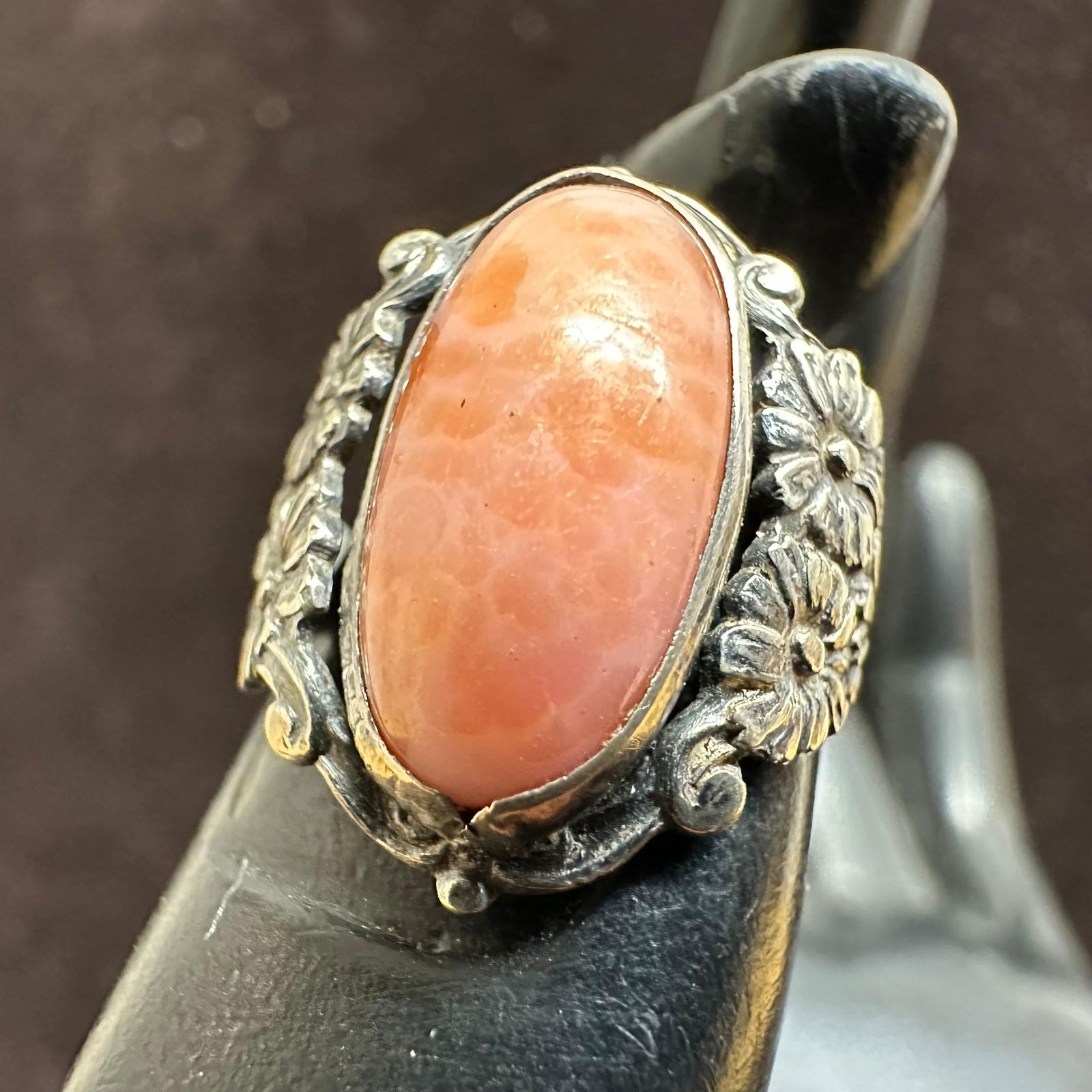 Spiny Oyster Stone Sterling Silver Floral Fine Ring Small Size 3: This item is in good pre-owned, previously used/displayed condition with noticeable light wear and surface scratches. Please reference all photos for full details. This piece of jewelry has been