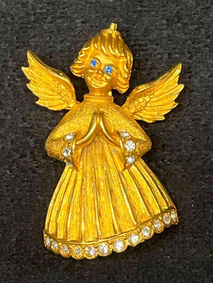 Vintage Signed J.J Gold Tone Gold Tone Angel Brooch (1 of 6)