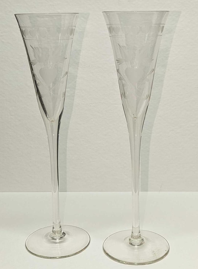 2 Fluted Champagne Heart & Lovebirds Glasses (1 of 9)