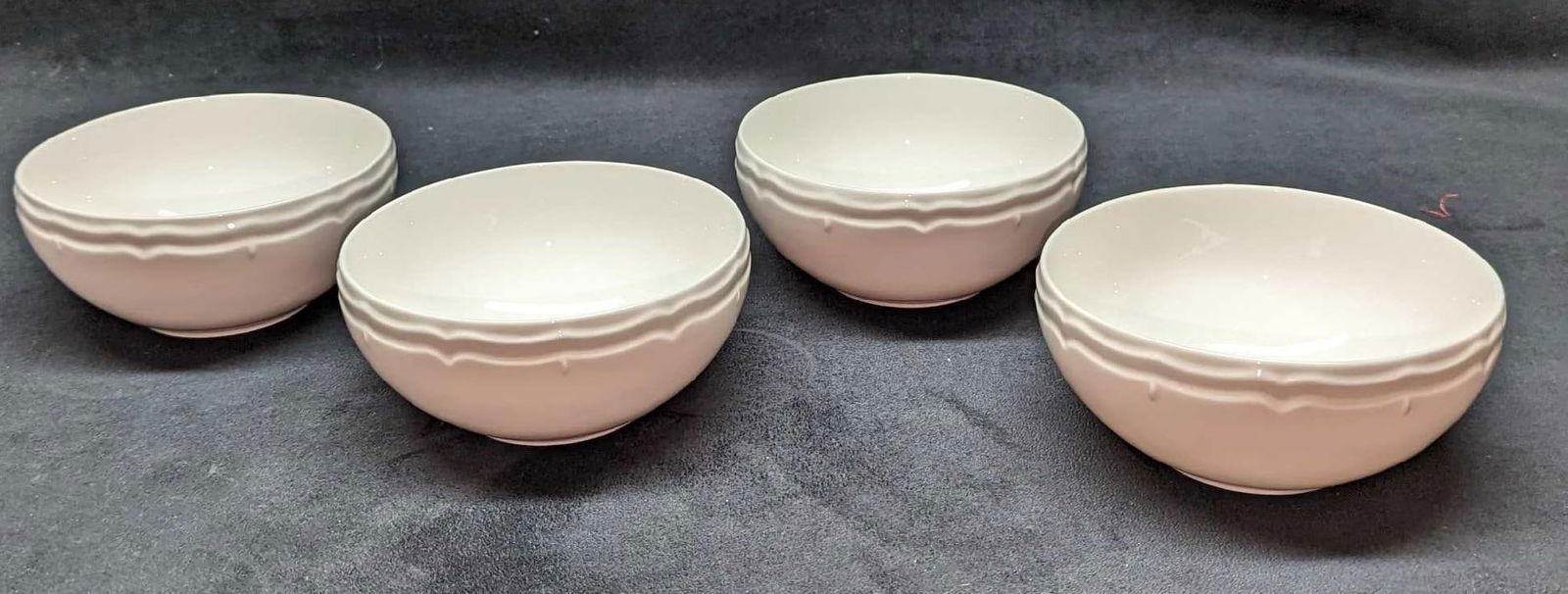 4 Gibson Designs Miranda China Soup Bowls A: 4 Gibson Designs Miranda China Soup Bowls A. Each is approx 6 1/4" x 2 7/8" x 6 1/4" and the total weight is 3.20lbs. The bowls have no chips or cracks.