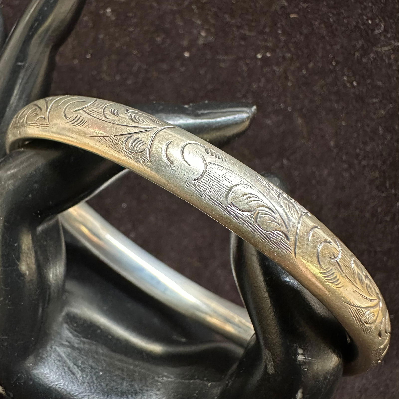 Engraved Floral and Scroll Motifs Sterling Silver Bracelet L43 (1 of 9)