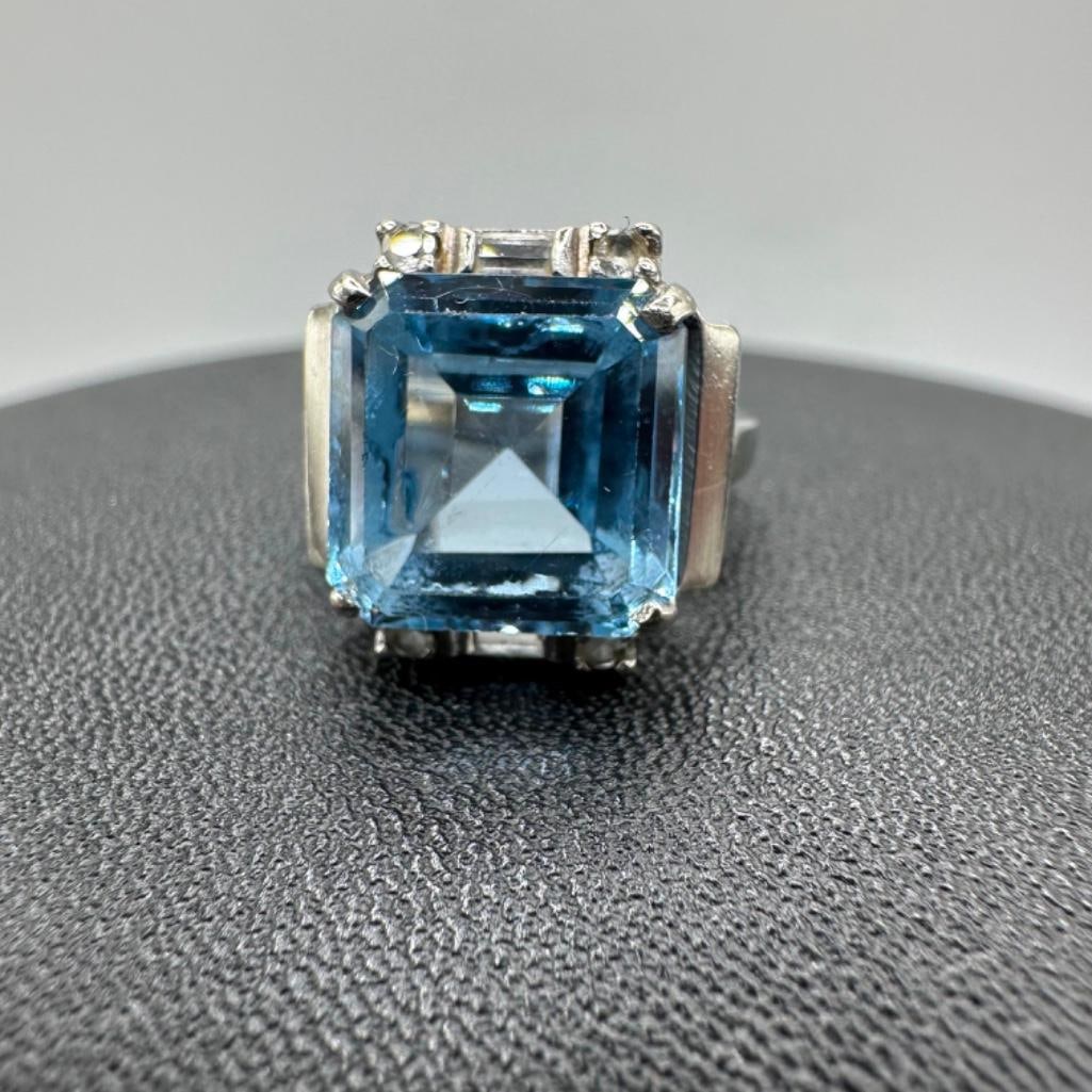 10k White Gold Square-Cut Topaz Ring: This piece of jewelry has been tested and researched prior to listing. Please view all our pictures they are part of our description. DETAILS: Metal - 10k Gold Color - White/Silver Stones - Topaz, ac