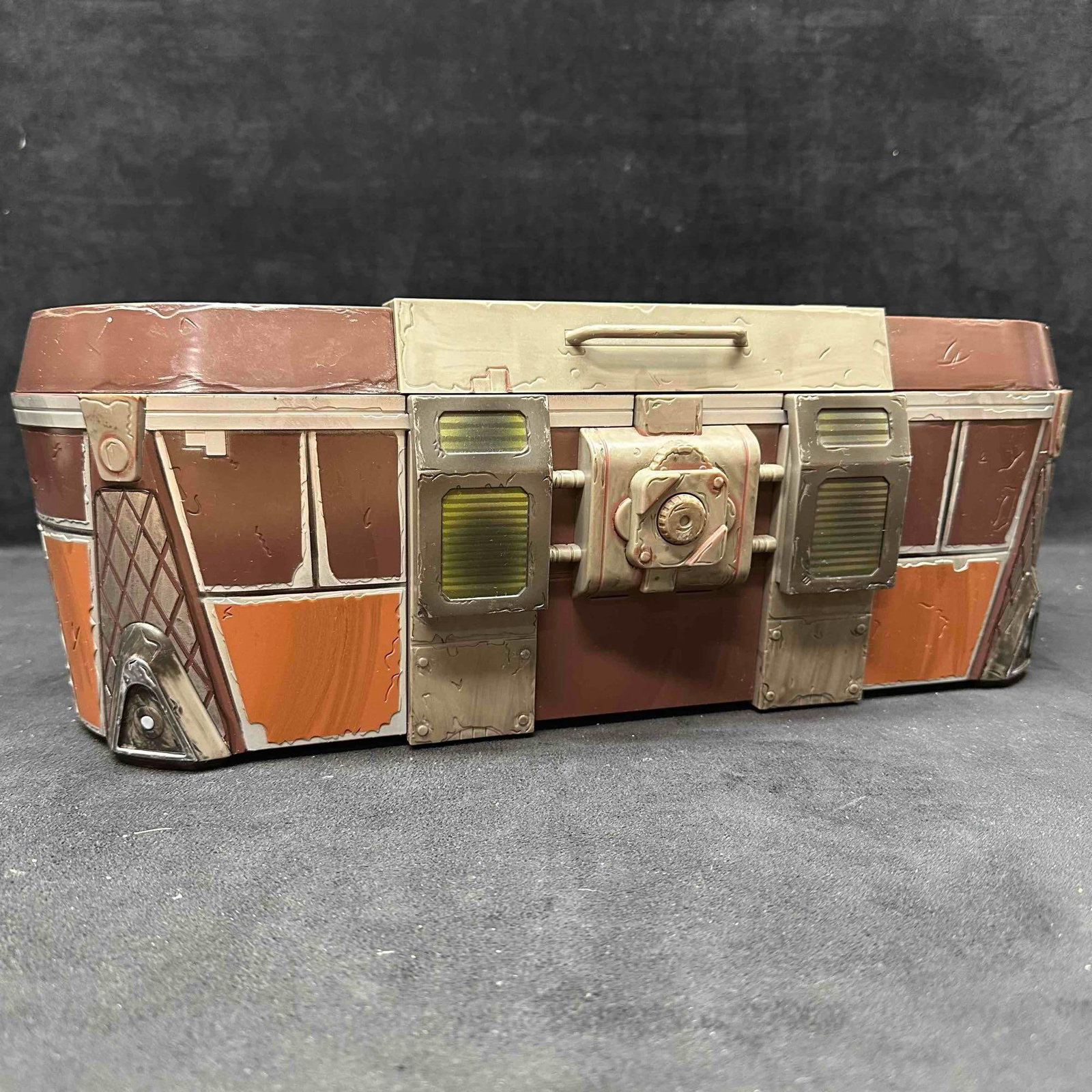 Borderlands Loot Chest Crate Empty Collectors Chest Gearbox Software (1 of 11)