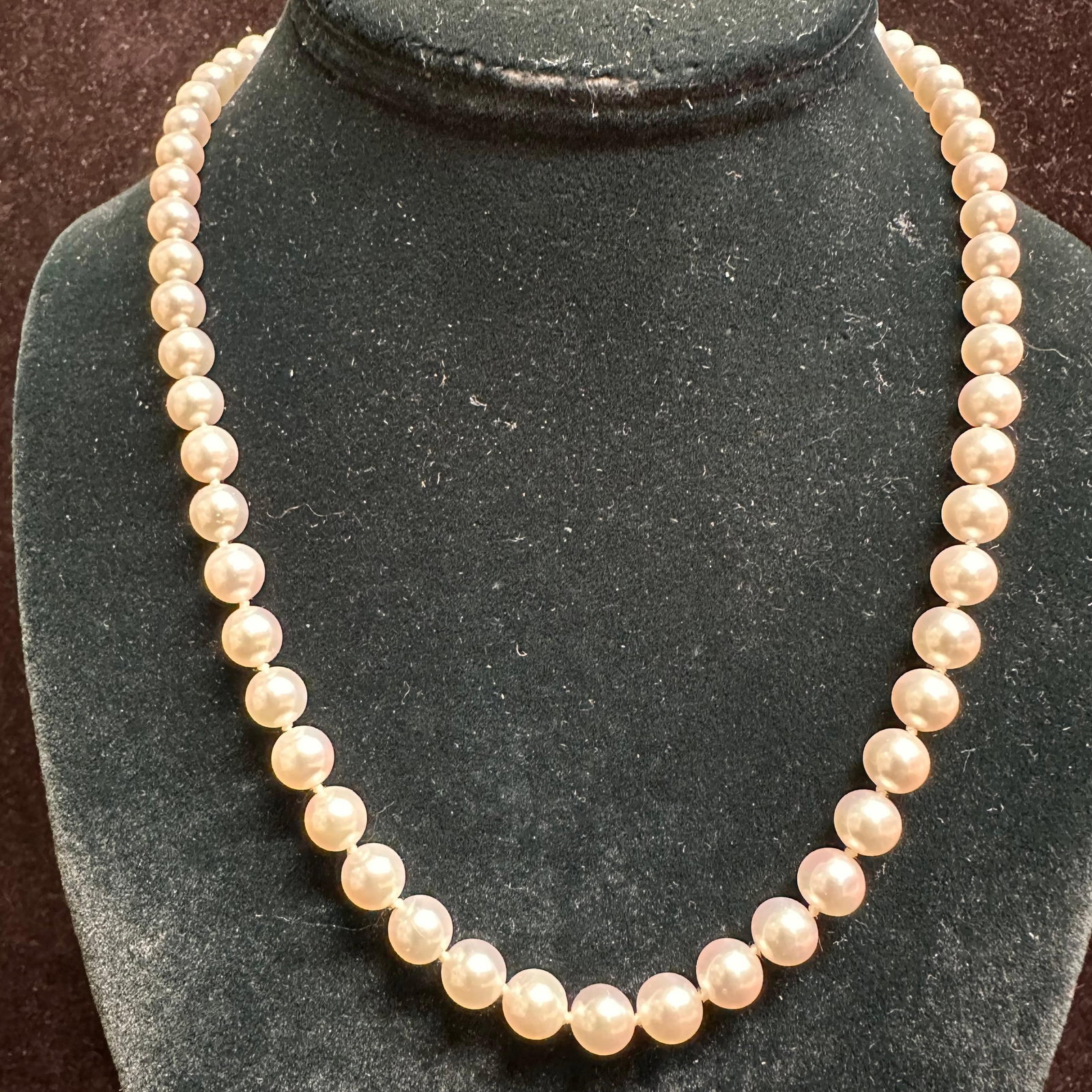 Pearl Strand Necklace Marked 14K Gold Clasp FIC 585 Hallmark (1 of 10)