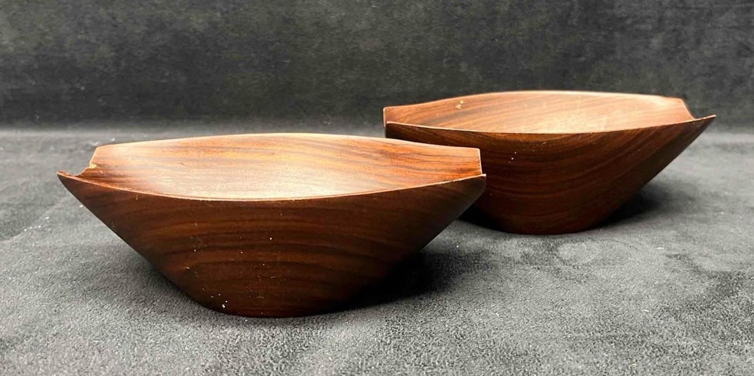 Two Unique Shaped Wood Bowls (1 of 7)