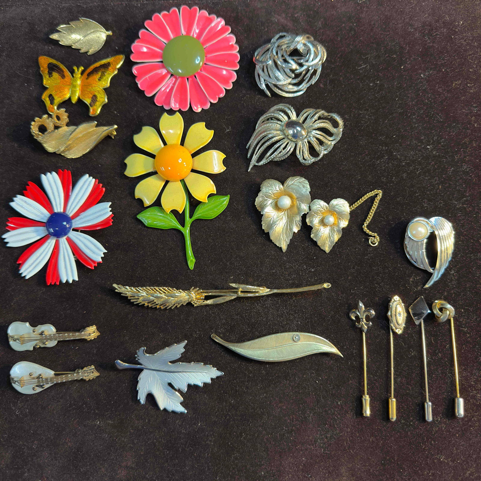 Collection of Vintage Brooch Stick Pin Lot of 20 Twenty Brooches Pins (1 of 14)