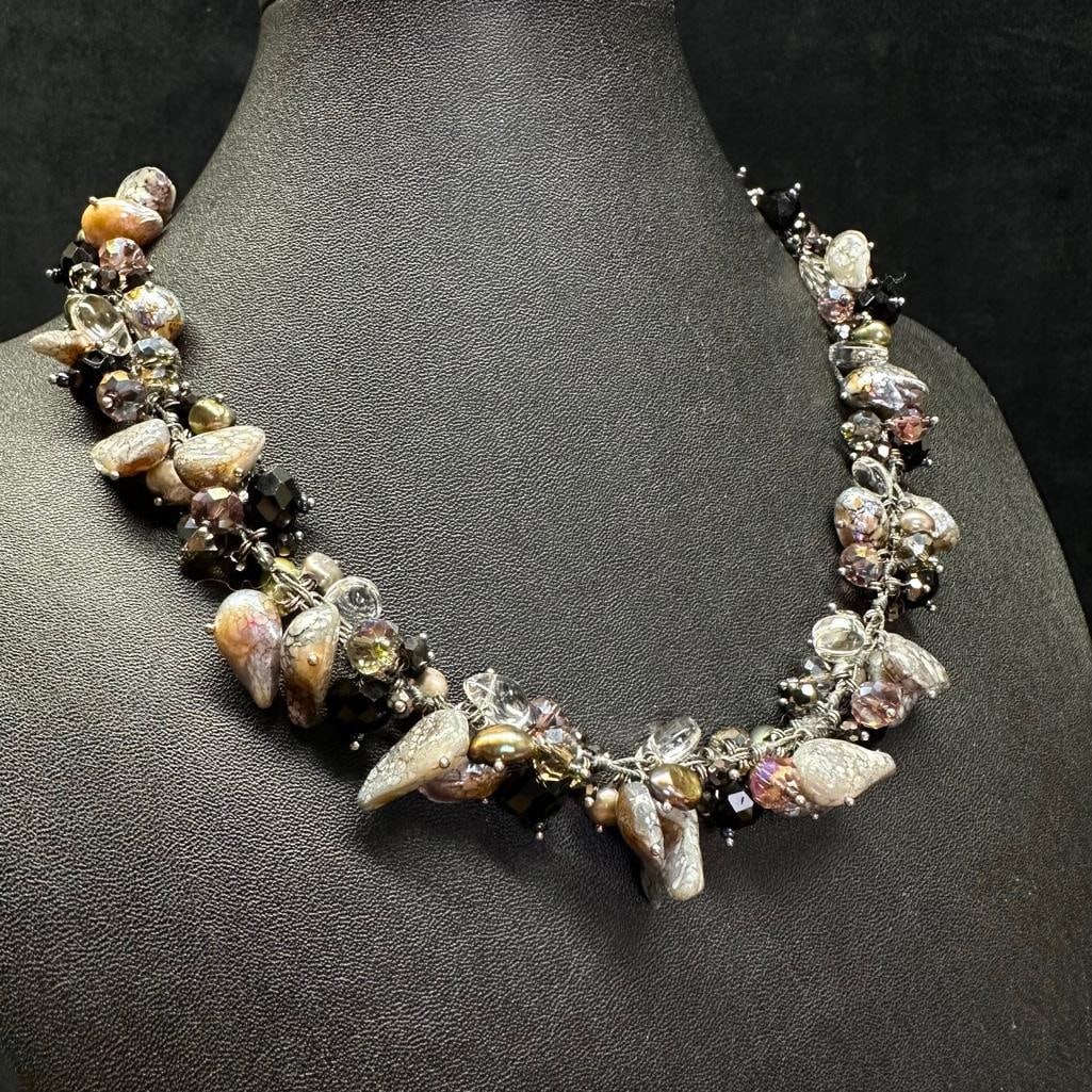 Necklace Baroque Pearls & Imitation Stones: This piece of jewelry has been tested and researched prior to listing. Please view all our pictures they are part of our description. DETAILS: Metal - base metalColor - Silver, BlackStones - Baroque