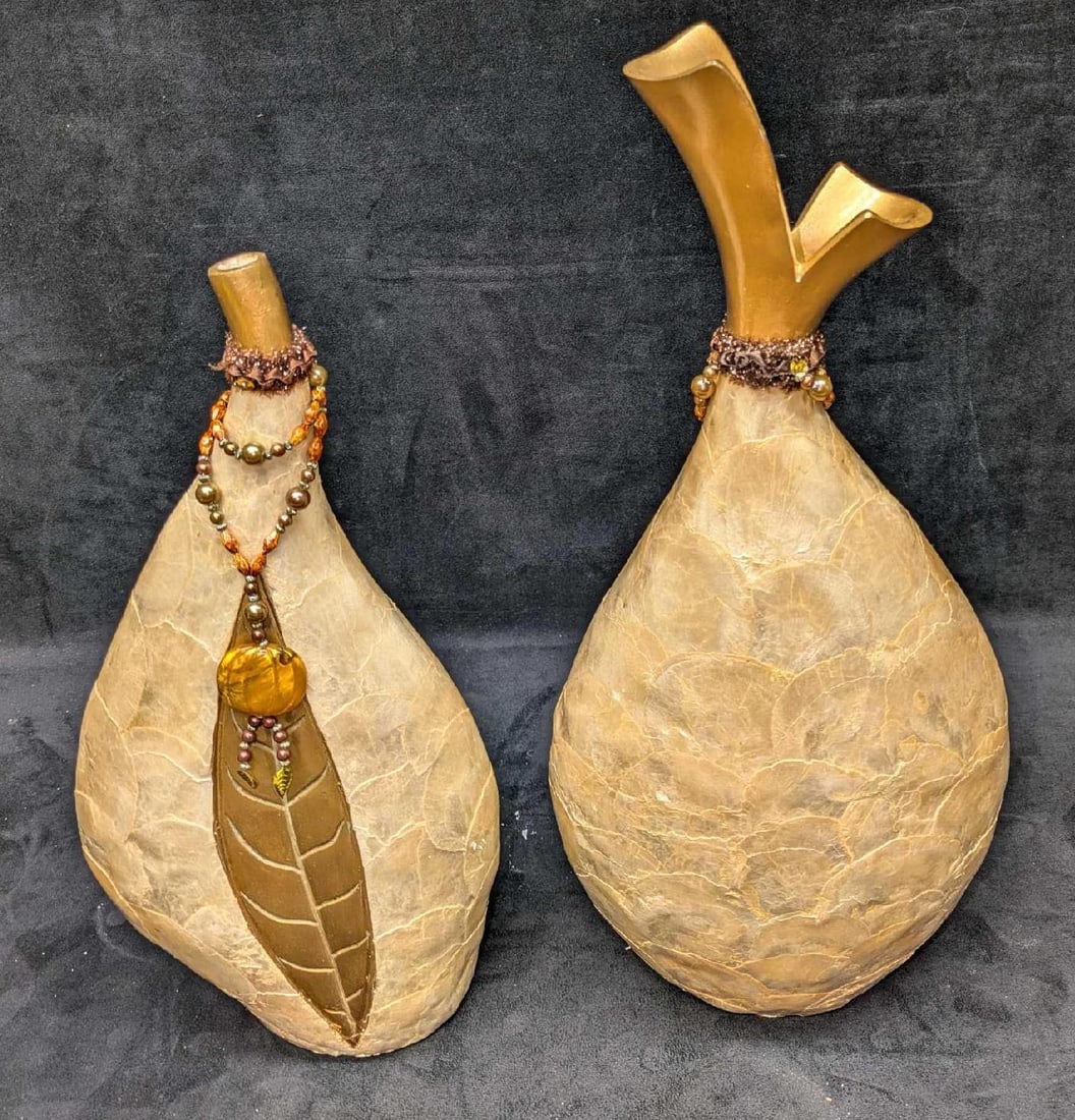 2 Resin Shell Layered Mantel Vases C (1 of 7)