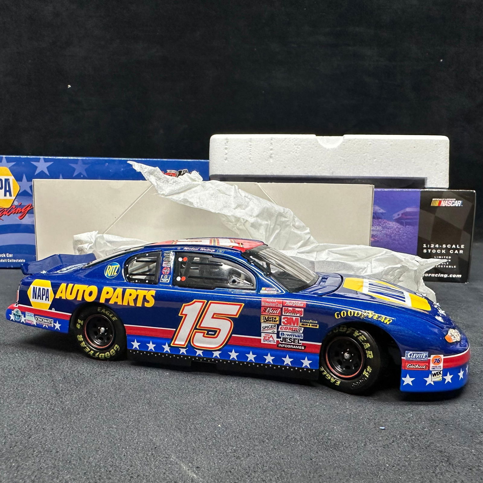 Michael Waltrip NAPA Racing 15 Monte Carlo 1:24 Scale Diecast Stock Car (1 of 7)