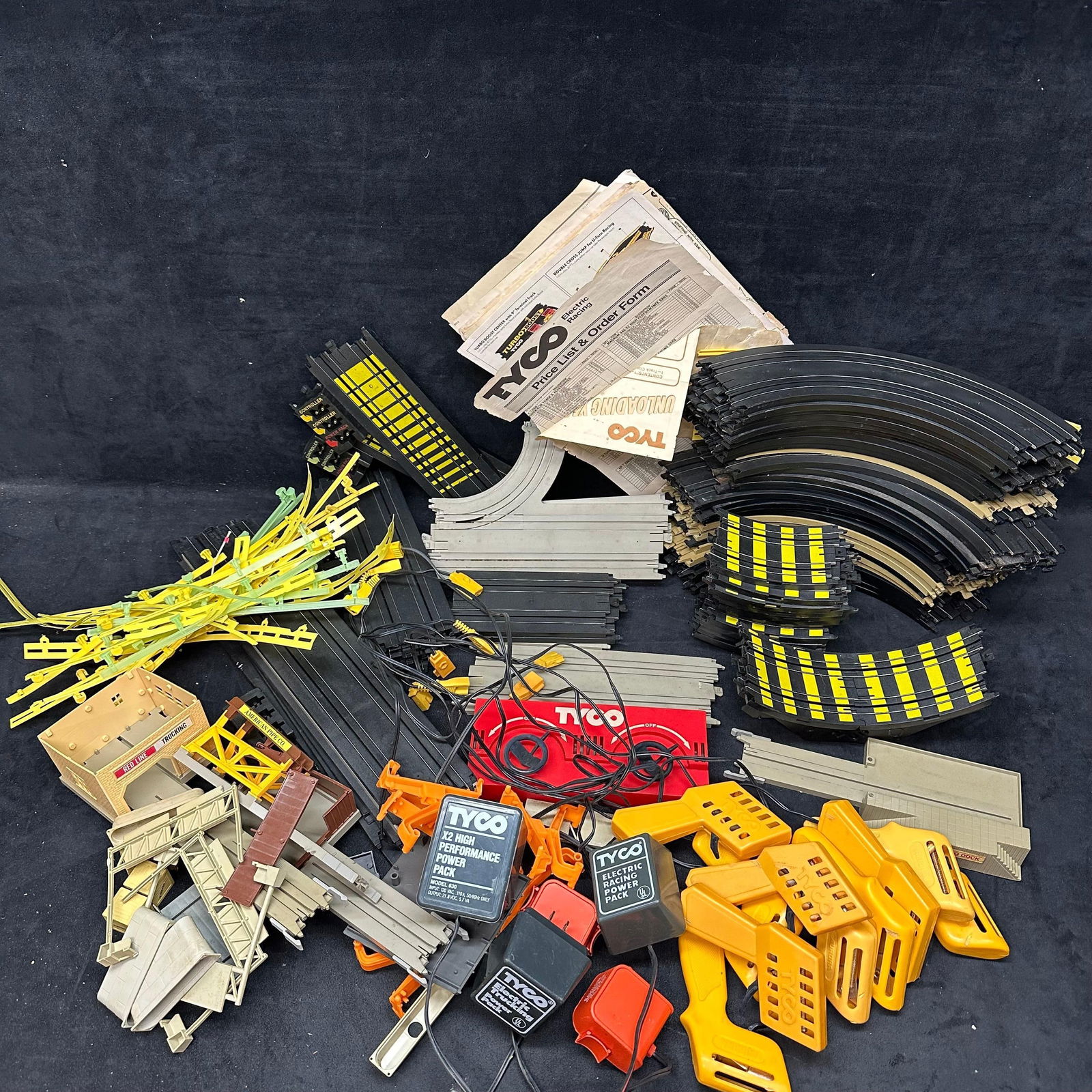 TYCO HO Scale Slot Car Track and Accessories Assorted Lot (1 of 10)