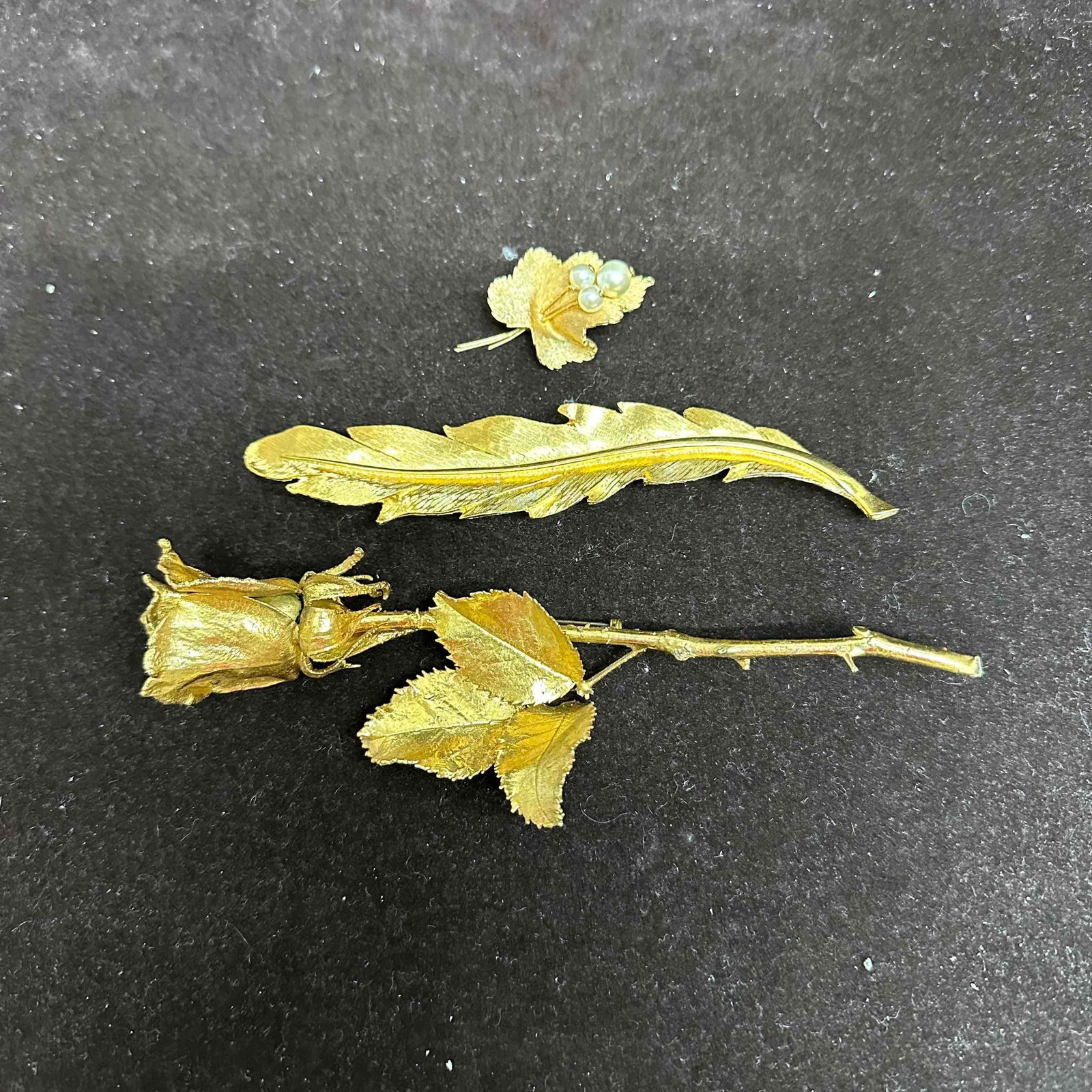 Gold Tone Brooch Lot Large Rose Stem Feather and Roma Leaf with Faux Pearls (1 of 9)