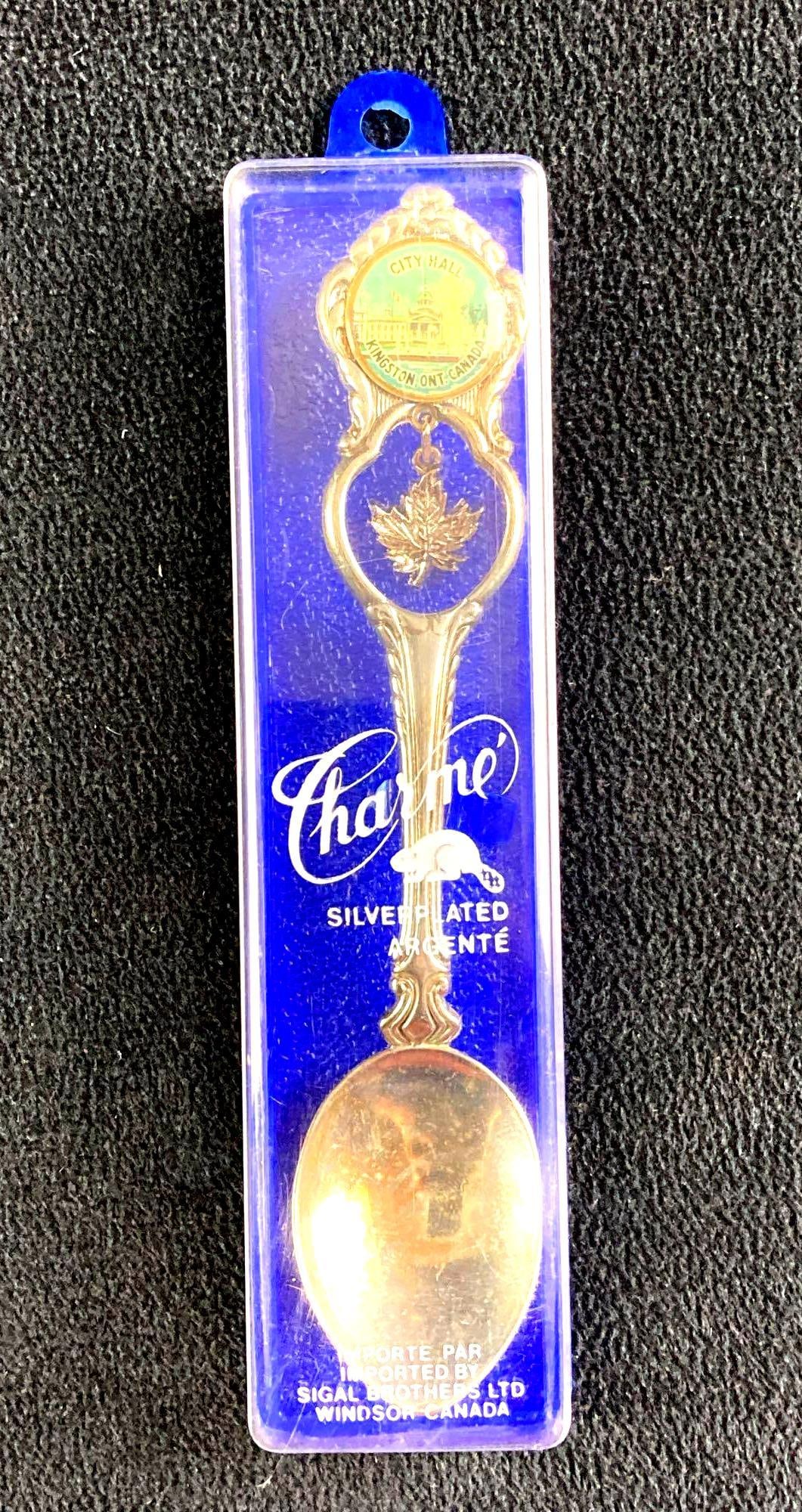 Collector's Spoon City Hall Ontario Canada: This lot includes: (1) Collector's Spoon City Hall Ontario Canada Condition is used and see photographs for additional details. The spoon is encased inside its original collector's