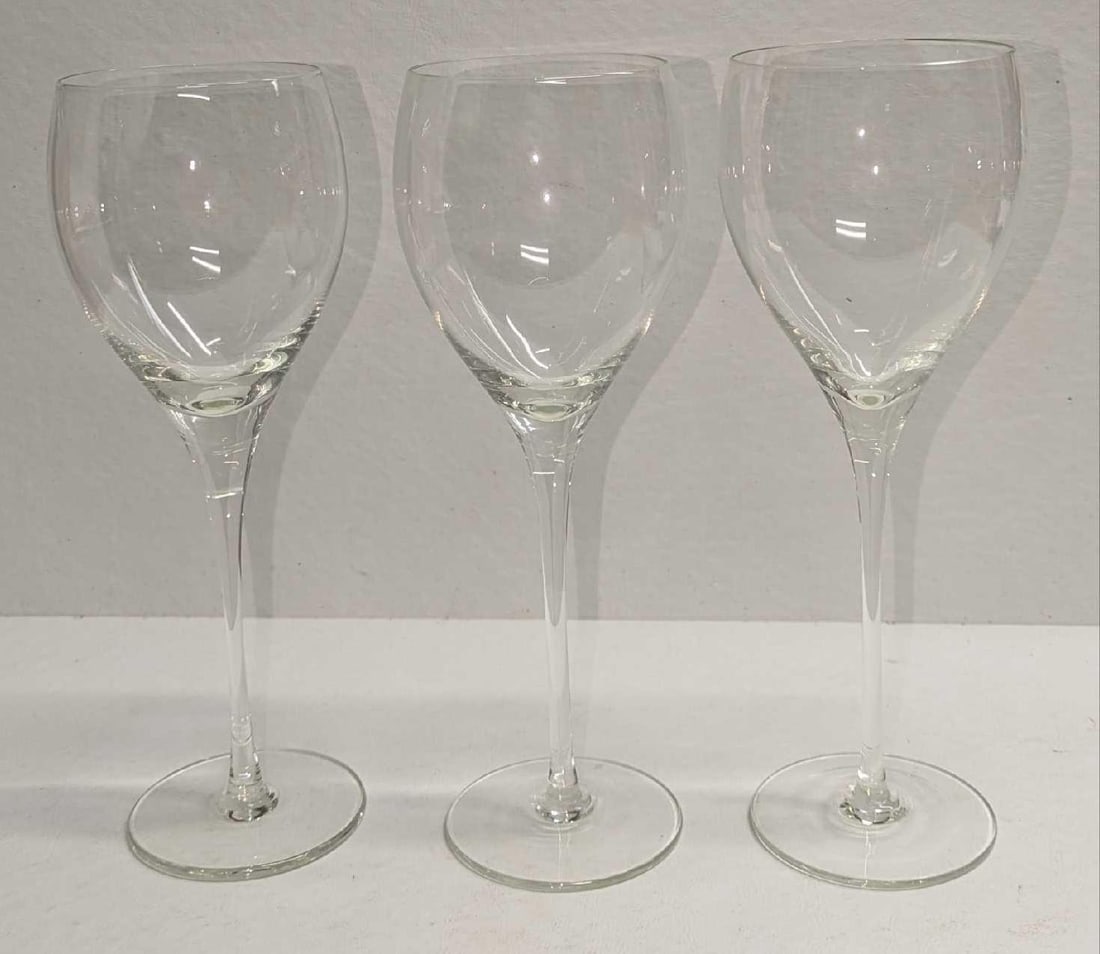 3 9" Glass Wine Glasses (1 of 8)